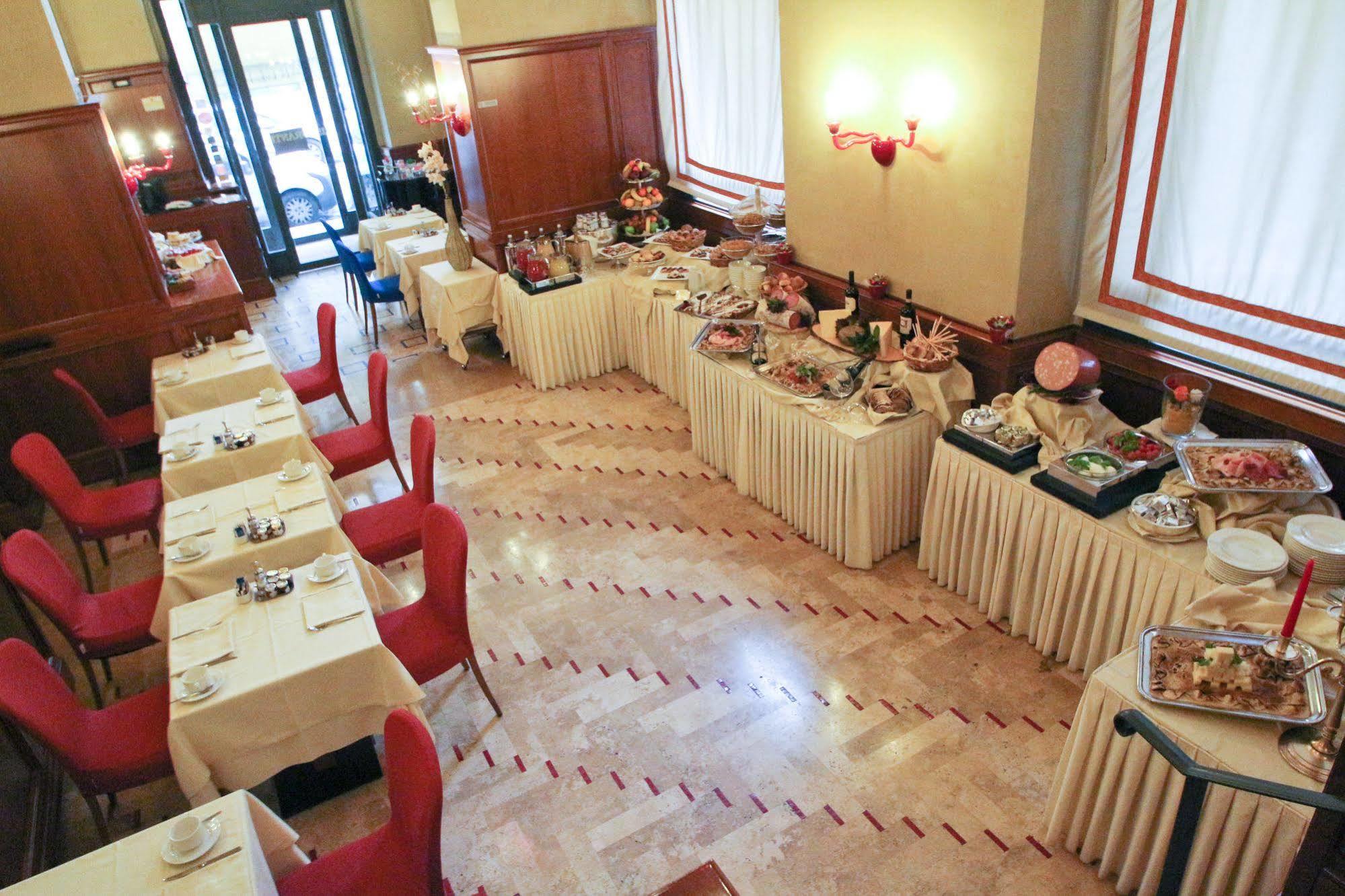 Una Hotels Empire Roma Екстериор снимка