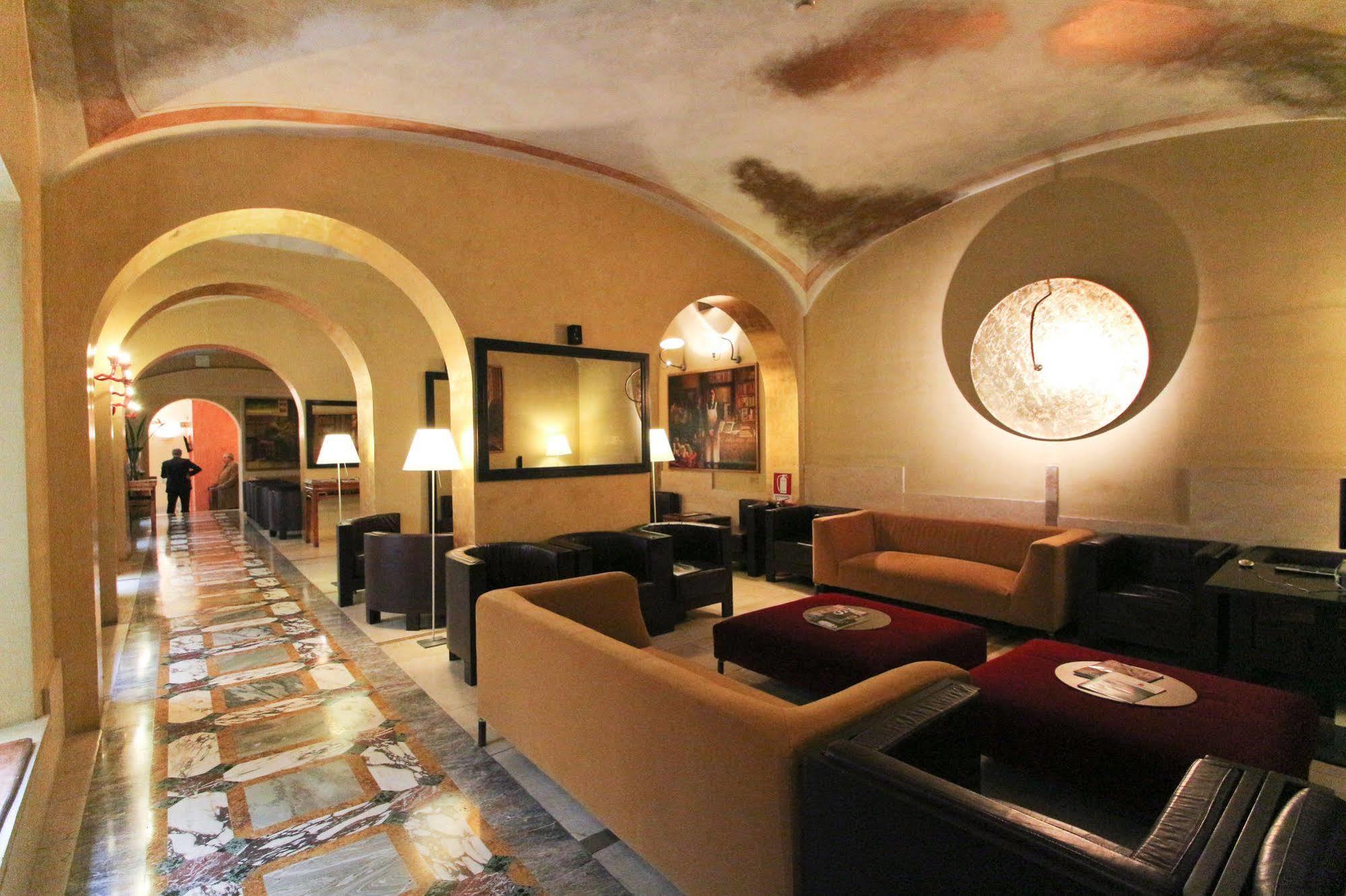 Una Hotels Empire Roma Екстериор снимка