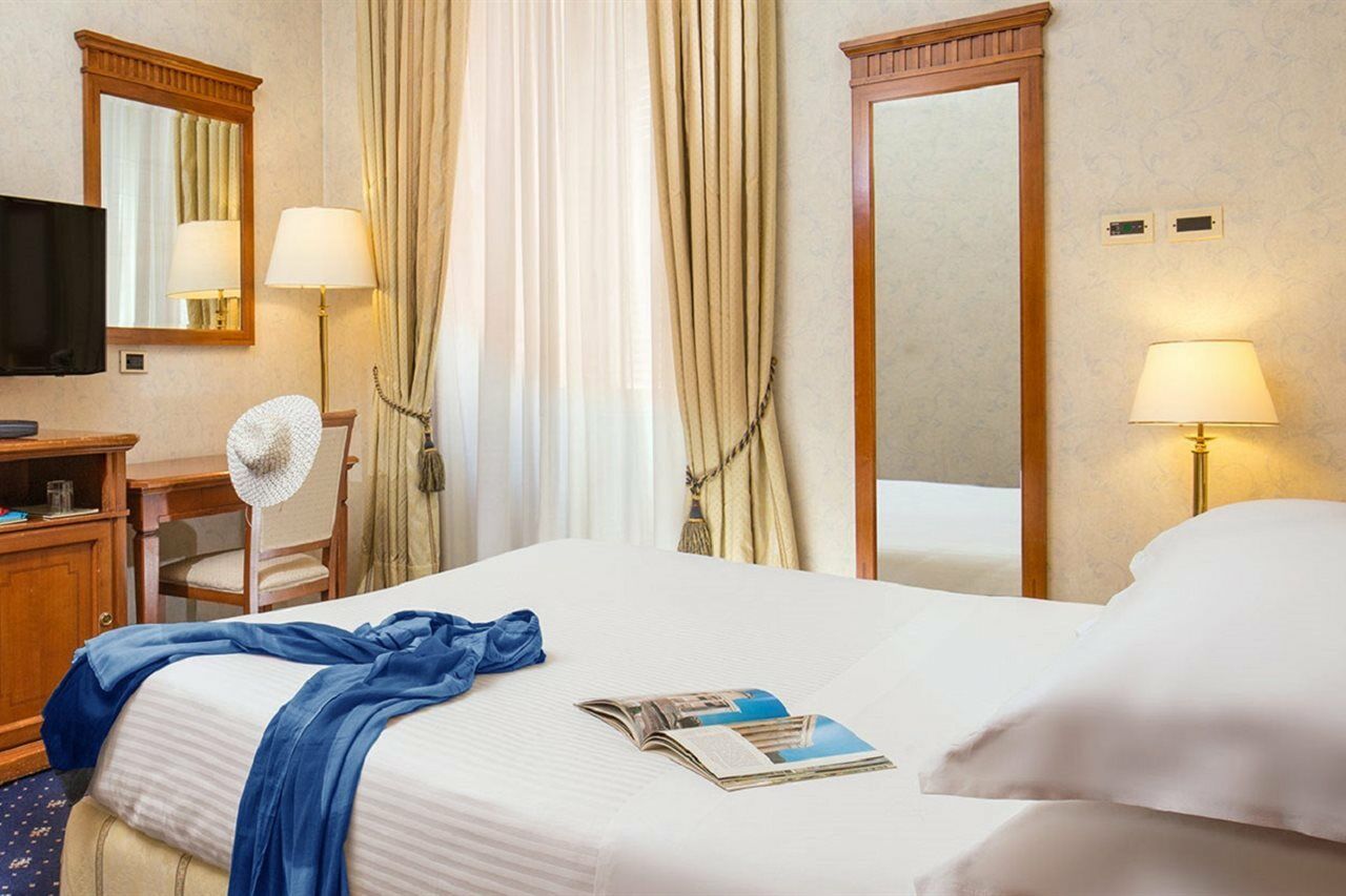 Una Hotels Empire Roma Екстериор снимка
