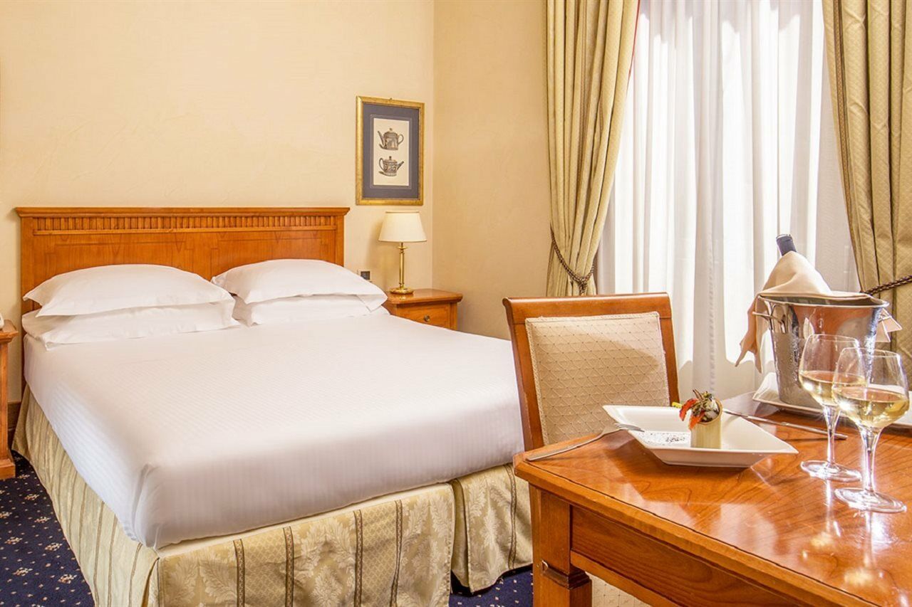 Una Hotels Empire Roma Екстериор снимка